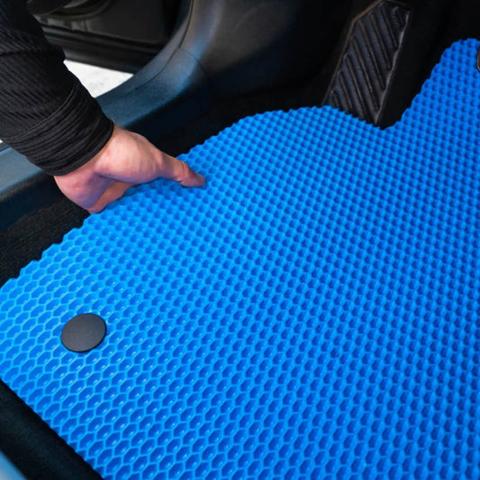 Universelle blaue Auto-Fußmatten. 4-teiliges Set. Hochwertiges Prime EVA-Material.